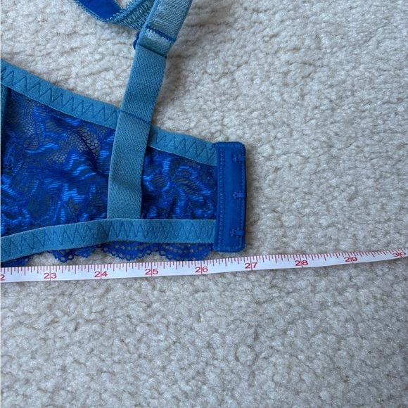 Frederick’s of Hollywood vibrant blue unlined lace bra with underwire, sz 36F - Picture 6 of 6